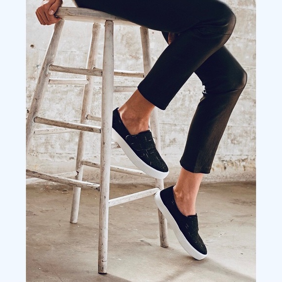 Toms Shoes - Toms Altair black felt slip on shoe